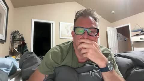 SimplyUs online show from 11-28-25, 07:11