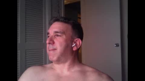 Snapshot of oceanmanx chatting on 04-22-26, 02:47 Ocean online show from 04-22-26, 02:47