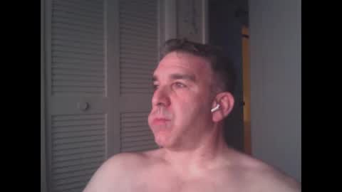 Snapshot of oceanmanx chatting on 04-26-26, 03:04 Ocean online show from 04-26-26, 03:04