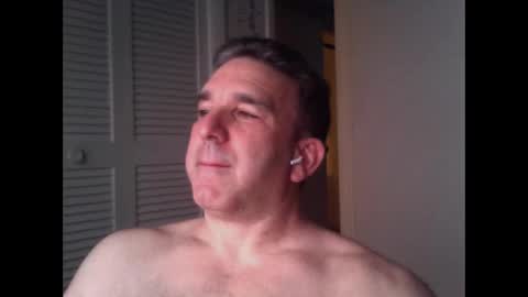 Snapshot of oceanmanx chatting on 05-13-26, 01:03 Ocean online show from 05-13-26, 01:03