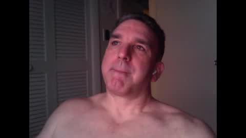 Snapshot of oceanmanx chatting on 05-18-26, 01:35 Ocean online show from 05-18-26, 01:35