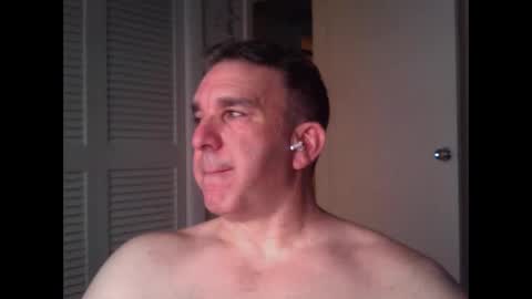 Snapshot of oceanmanx chatting on 05-21-26, 02:51 Ocean online show from 05-21-26, 02:51