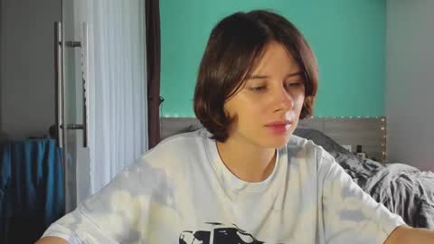 Evie online show from 12-22-24, 07:00