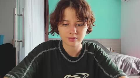 Evie online show from 02-05-25, 04:37