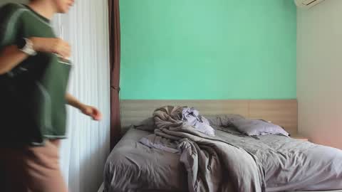 Evie online show from 02-17-25, 06:42