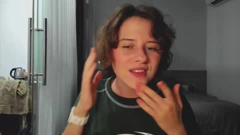 Evie online show from 03-02-25, 02:43