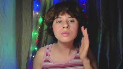 Evie online show from 09-17-25, 03:35