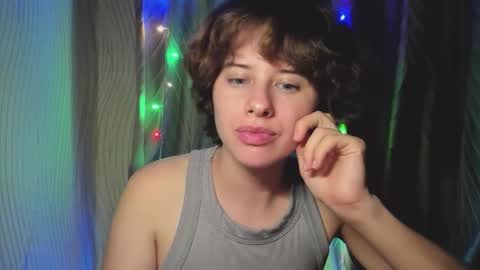 Evie online show from 09-18-25, 04:20