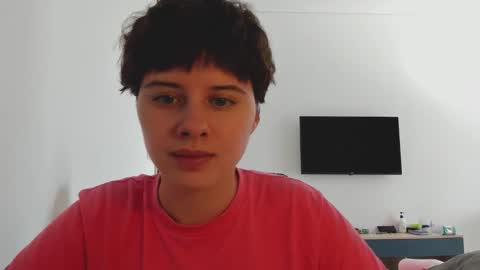 Evie online show from 12-23-25, 07:28