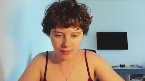 Evie online show from 02-02-26, 05:50