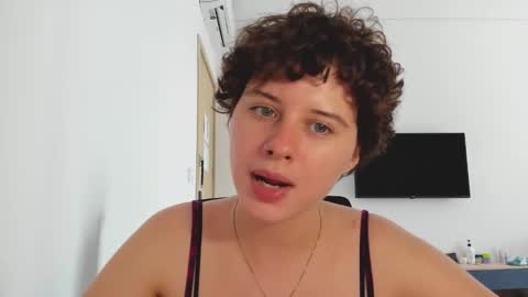 Evie online show from 02-05-26, 06:18