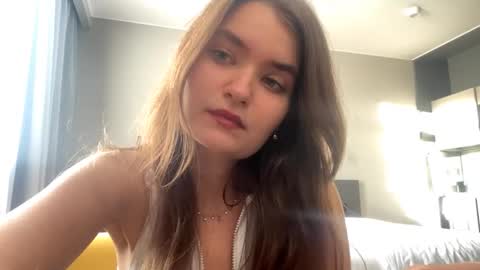 Noelle online show from 10-19-25, 06:03