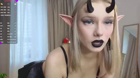 Snapshot of odeliagrace chatting on 10-25-25, 04:42 Agata online show from 10-25-25, 04:42