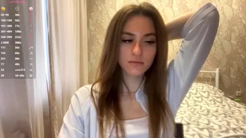 Mia online show from 10-23-25, 09:19