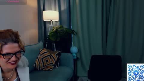 Snapshot of odettechurchwell chatting on 10-29-25, 04:04 Eli online show from 10-29-25, 04:04