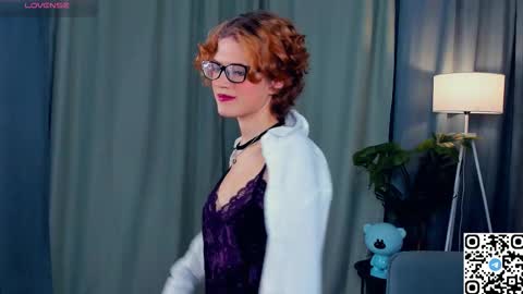 Snapshot of odettechurchwell chatting on 12-04-25, 03:49 Eli online show from 12-04-25, 03:49