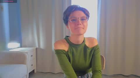 Snapshot of odettechurchwell chatting on 05-16-26, 04:20 Eli online show from 05-16-26, 04:20