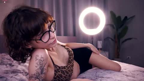 Thea online show from 10-24-25, 07:21