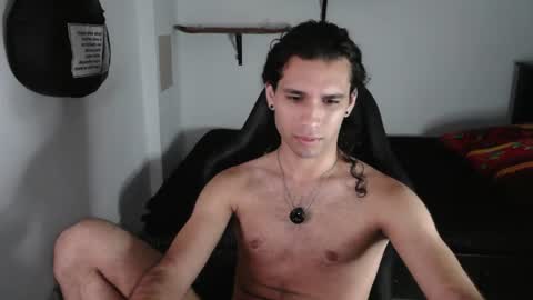 Snapshot of oezack__ chatting on 07-26-26, 12:01 Zack online show from 07-26-26, 12:01
