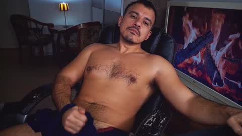 officeman7 online show from 12-16-24, 08:48