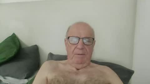 Snapshot of oggi95 chatting on 11-05-25, 03:34 oggi95 online show from 11-05-25, 03:34