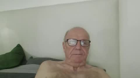 Snapshot of oggi95 chatting on 11-06-25, 03:24 oggi95 online show from 11-06-25, 03:24