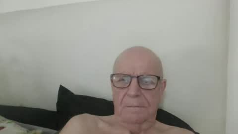 Snapshot of oggi95 chatting on 11-24-25, 01:11 oggi95 online show from 11-24-25, 01:11