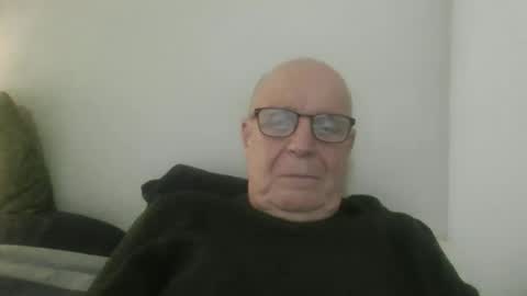 Snapshot of oggi95 chatting on 11-26-25, 04:41 oggi95 online show from 11-26-25, 04:41