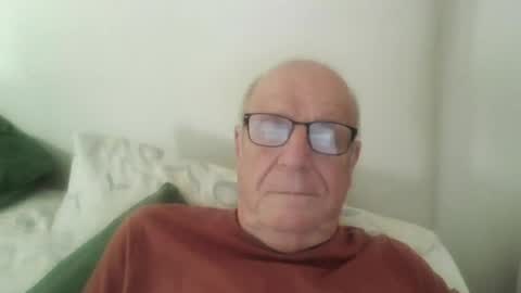 Snapshot of oggi95 chatting on 06-29-26, 02:06 oggi95 online show from 06-29-26, 02:06