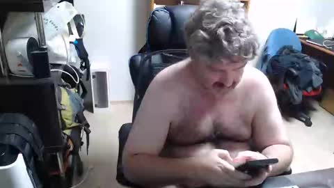 Woman message me men do not make demands and dont ask for pm only ladies. online show from 12-14-24, 06:20