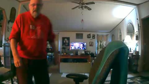 Snapshot of ogusbogus chatting on 11-23-25, 12:49 Maximus No Mo online show from 11-23-25, 12:49