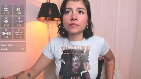 Snapshot of oh__holly chatting on 02-12-25, 02:14 Holly online show from 02-12-25, 02:14