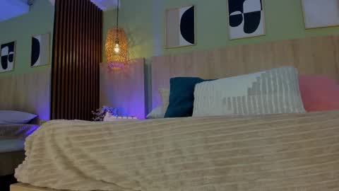 Holly online show from 11-24-25, 11:21