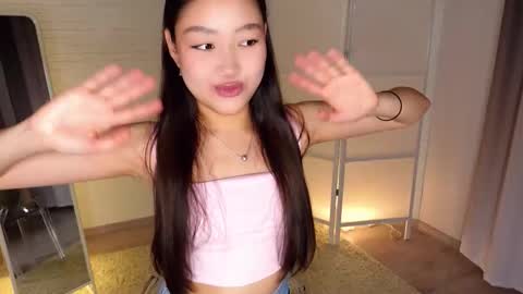 Laura online show from 10-21-25, 01:56