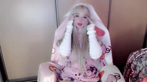 Milly online show from 03-06-26, 12:23