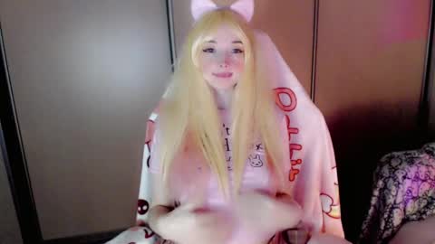 Snapshot of oh_pichuu chatting on 06-01-26, 12:01 Milly online show from 06-01-26, 12:01
