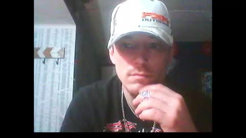 Snapshot of oh_you_know69 chatting on 01-13-25, 09:08 who dares  toss me some  tips lets have fun online show from 01-13-25, 09:08