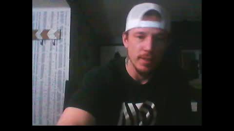Snapshot of oh_you_know69 chatting on 02-07-25, 05:31 who dares  toss me some  tips lets have fun online show from 02-07-25, 05:31