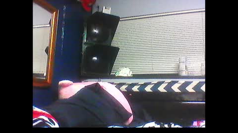 Snapshot of oh_you_know69 chatting on 02-18-25, 04:37 who dares  toss me some  tips lets have fun online show from 02-18-25, 04:37
