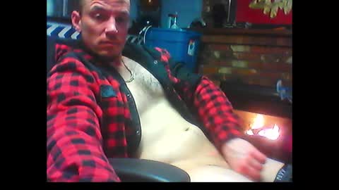 Snapshot of oh_you_know69 chatting on 02-18-25, 03:10 who dares  toss me some  tips lets have fun online show from 02-18-25, 03:10