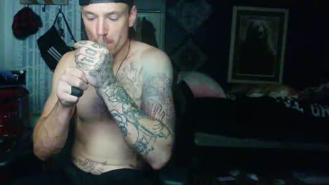Snapshot of oh_you_know69 chatting on 09-09-25, 09:42 who dares  toss me some  tips lets have fun online show from 09-09-25, 09:42