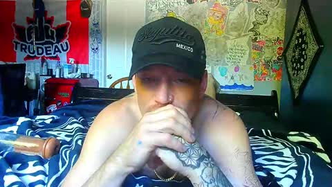 Snapshot of oh_you_know69 chatting on 09-21-25, 11:39 who dares  toss me some  tips lets have fun online show from 09-21-25, 11:39