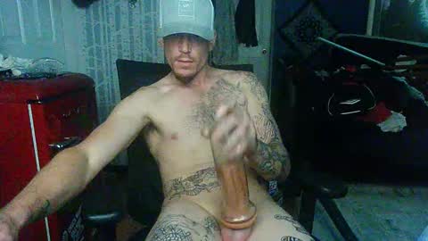 Snapshot of oh_you_know69 chatting on 10-15-25, 11:38 who dares  toss me some  tips lets have fun online show from 10-15-25, 11:38