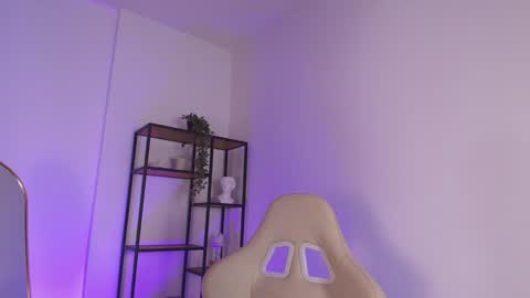 Julia online show from 01-18-25, 12:04