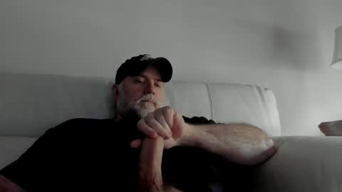 Snapshot of ohhhbillyyy chatting on 06-14-26, 04:09 Billy Bear online show from 06-14-26, 04:09