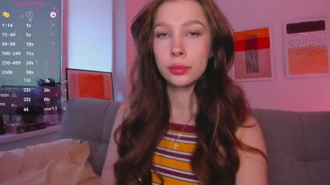 Snapshot of ohmymiami_ chatting on 05-31-26, 04:25 Light online show from 05-31-26, 04:25