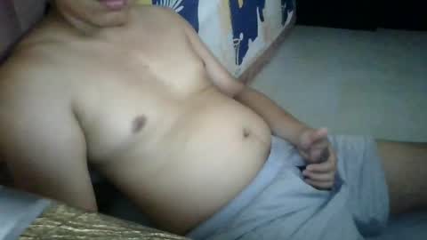 Snapshot of ohyeah006 chatting on 06-12-26, 05:39 ohyeah006 online show from 06-12-26, 05:39
