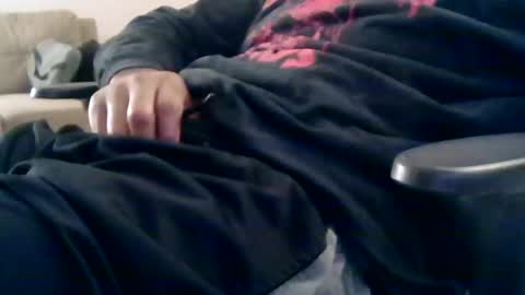 Snapshot of oilonmyballs chatting on 10-27-25, 01:42 WATCH ME PUT OIL ON MY BALLS online show from 10-27-25, 01:42