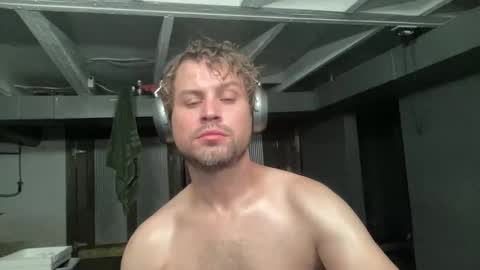 oilyexhibslut online show from 10-17-25, 02:15