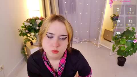 Snapshot of oksi_koxy chatting on 07-08-26, 11:58 Karolina online show from 07-08-26, 11:58